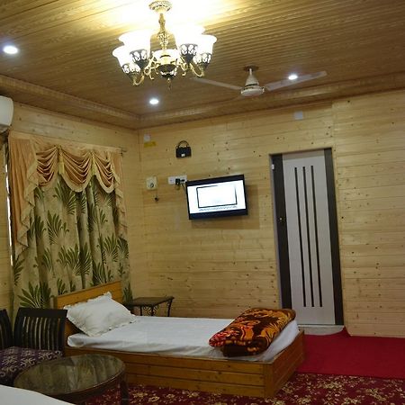 Hotel Grg Residency Srīnagar Buitenkant foto