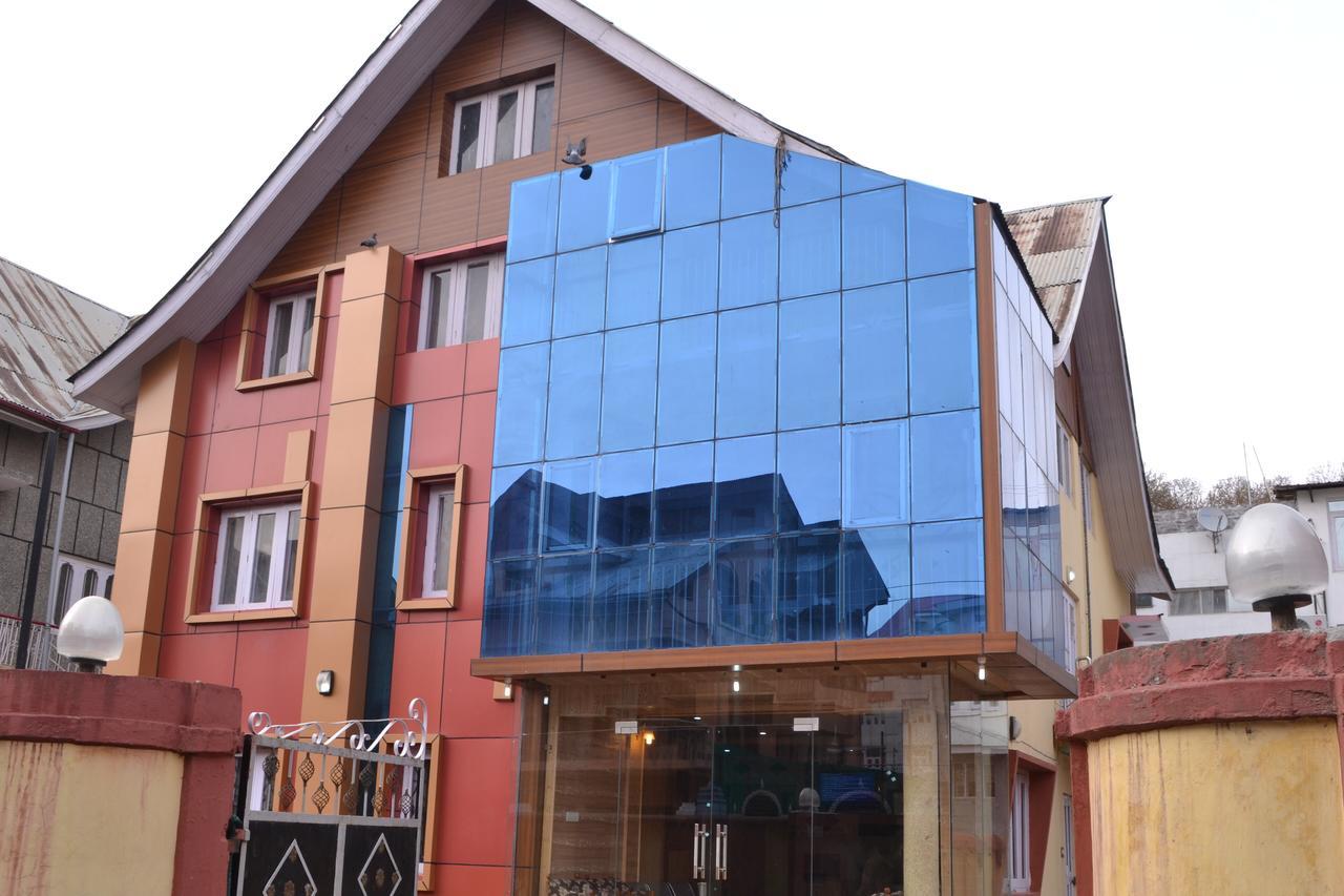Hotel Grg Residency Srīnagar Buitenkant foto